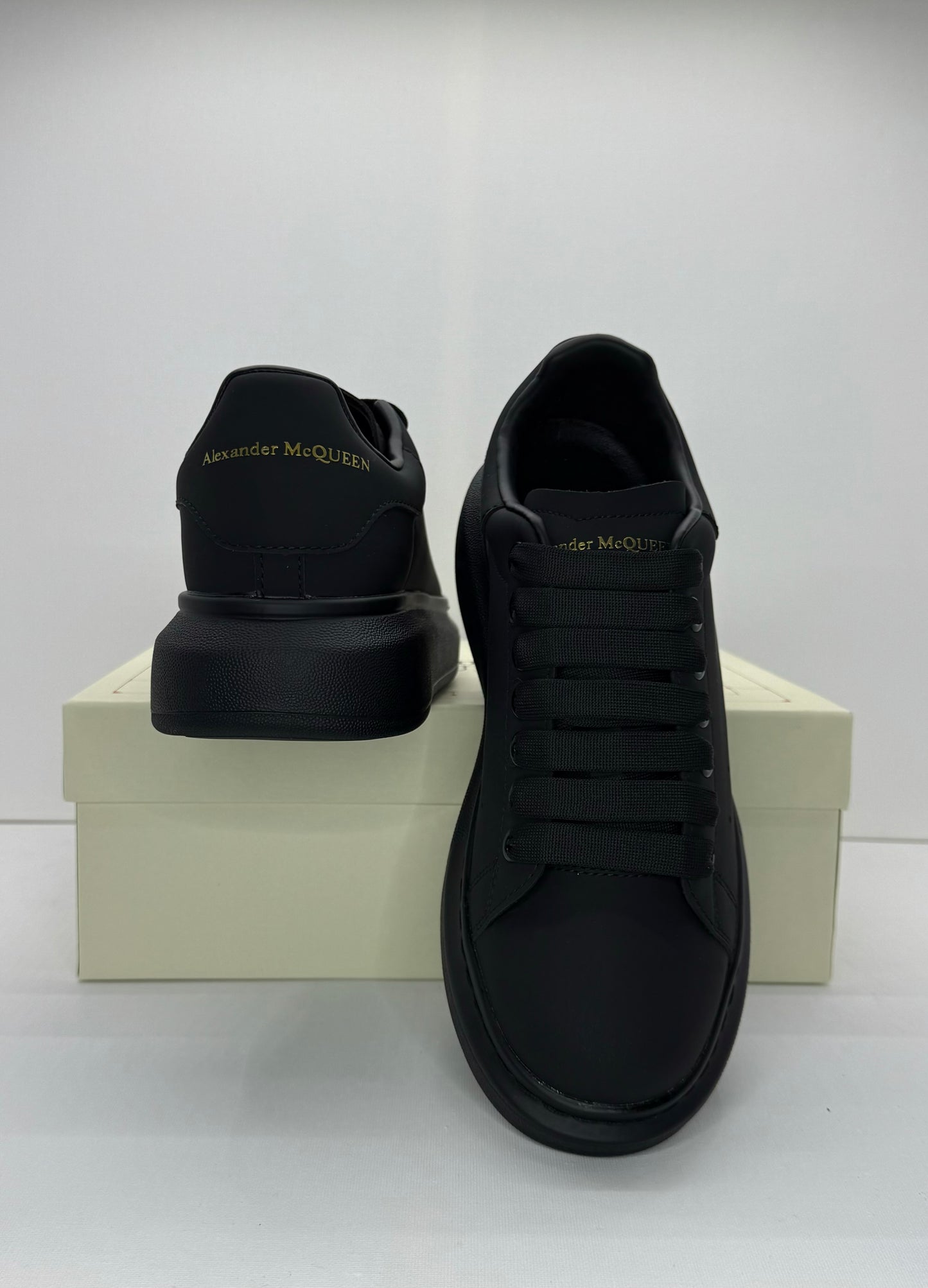Alexander McQueen ALL BLACK 2025 ⚫️
