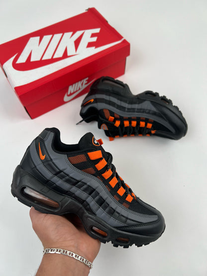 NIKE AIR MAX 95 BLACK/ORANGE 🟠 ⚫️
