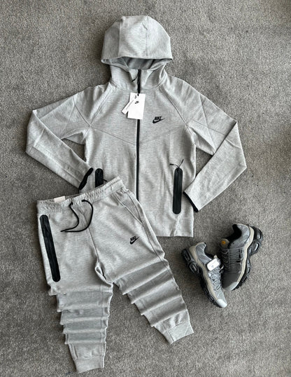 CHÁNDAL NIKE TECH “GREY 2024”