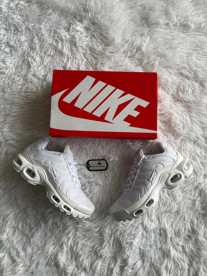 Nike tn “ALL WHITE”